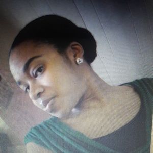 Meet your Posher, Liz